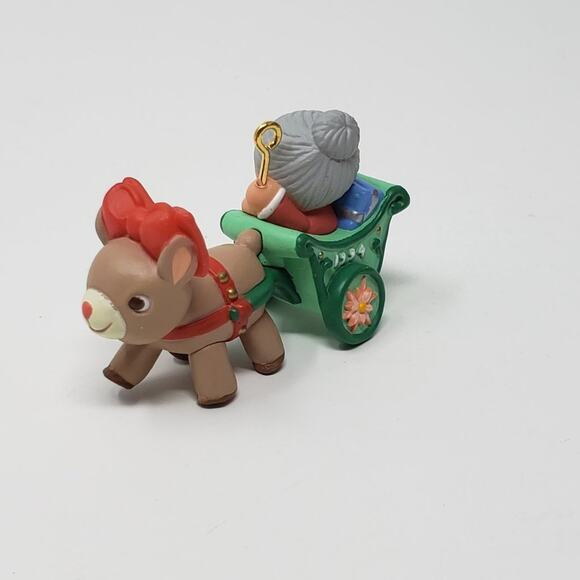 1994 Hallmark Niece Handcrafted Keepsake Holiday Christmas Ornament. - Picture 5 of 8